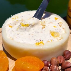 Queijo Recheado com Requeijão, Damasco e Avelã 600g - Bom da Fazenda